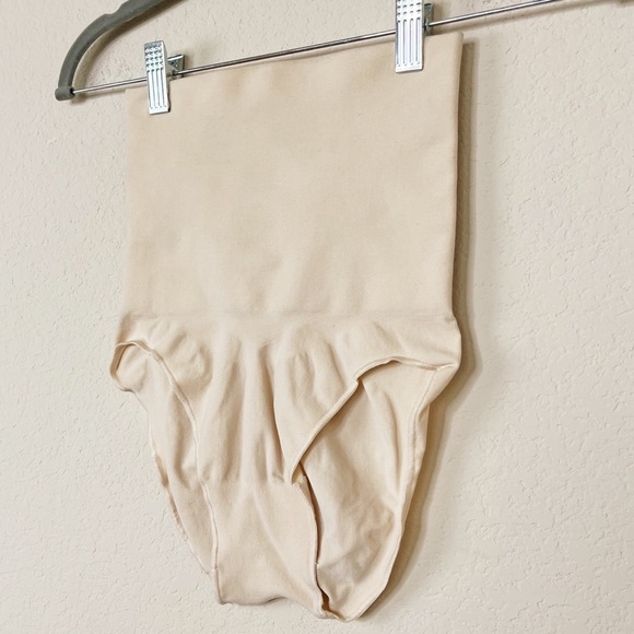 SKIMS Core Control Brief Shapewear Tan Panties High Waist Sculpt Smoothing - Picture 3 of 9